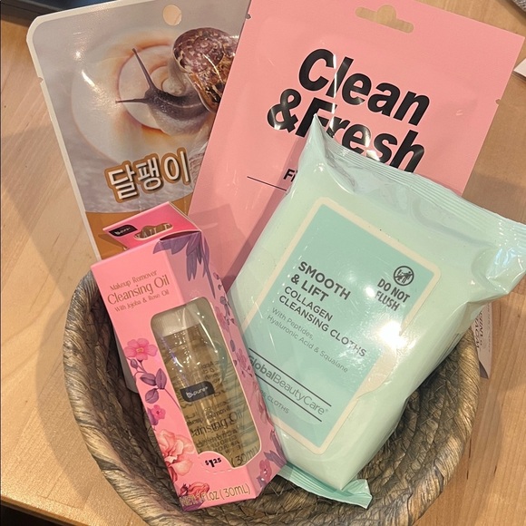 Other - Skincare Gift Set | Rose & Jojoba Cleansing Oil, Collagen Cloths & 2 Face Masks